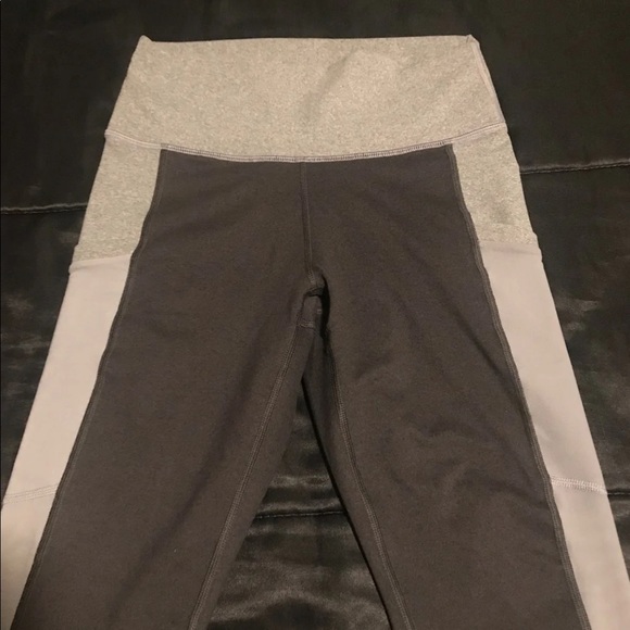 Fabletics High Waisted Mesh Heatherknit Capri - Picture 2 of 4